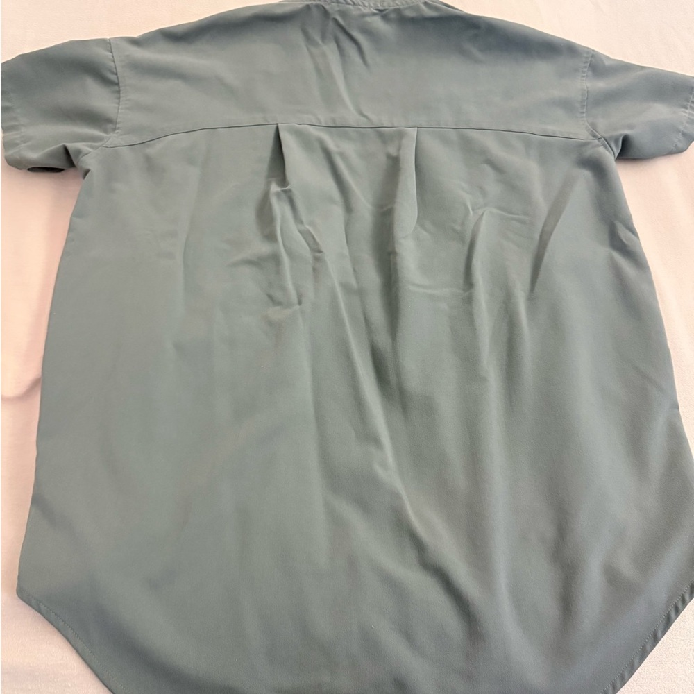 FIGS Olive Technical Collection Top - Picture 3 of 11